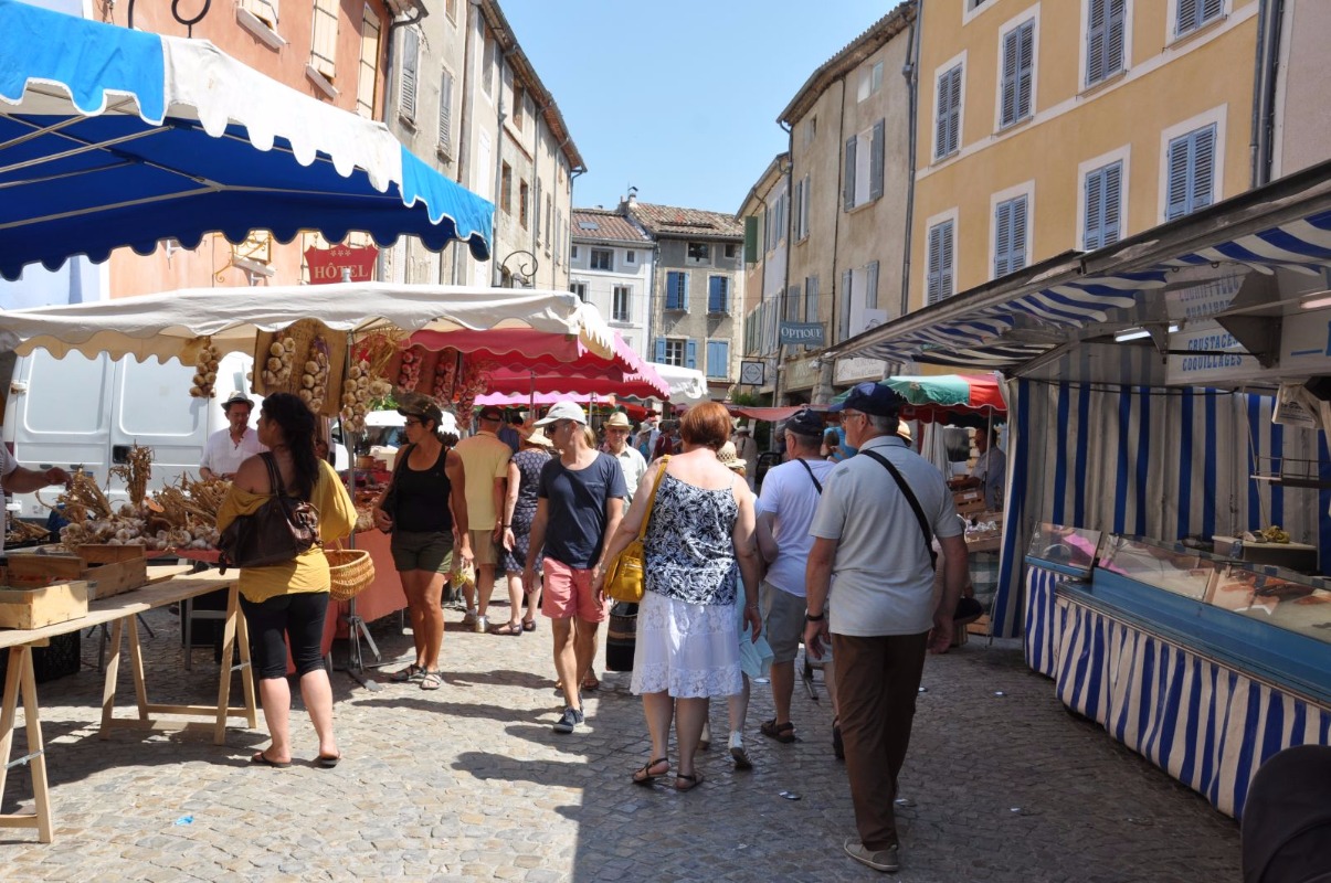 Marché Buis les Baronnies Marché Buis les Baronnies Baronnies Provençales